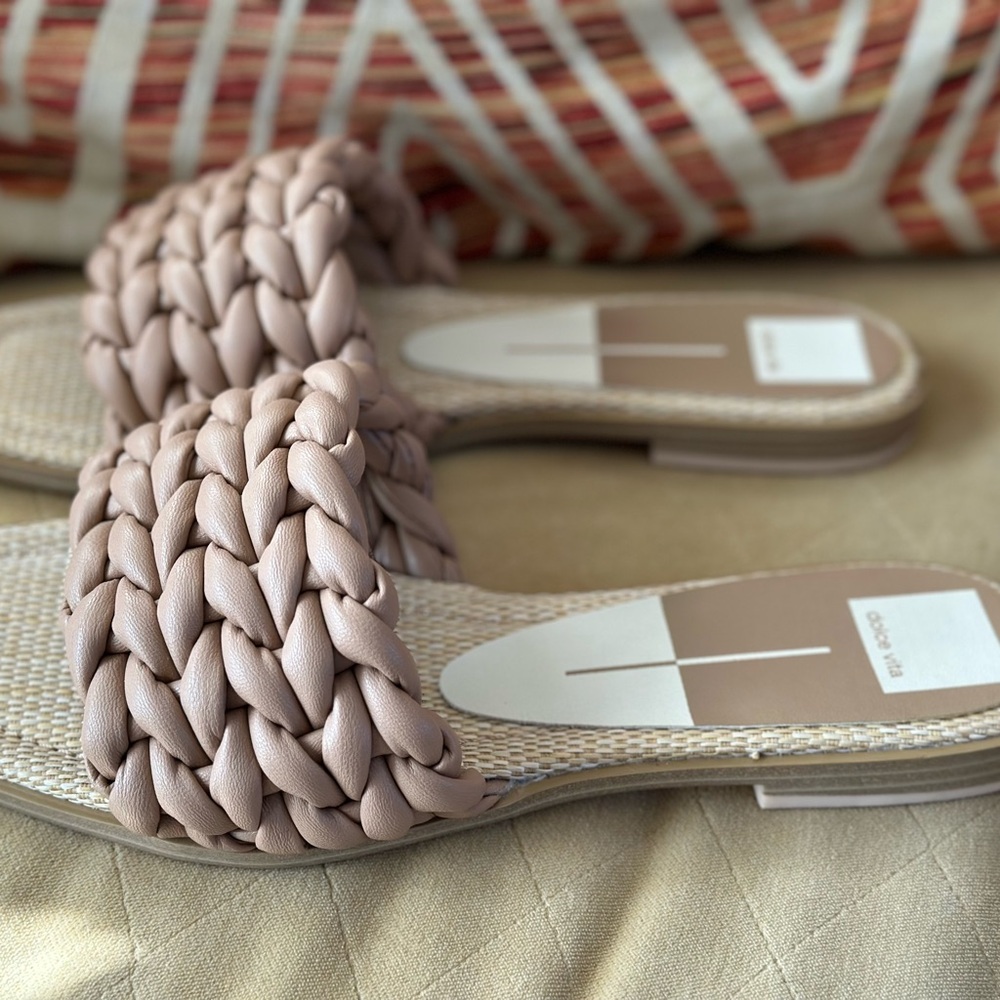 Dolce Vita Basketweave Slides, Like New. EUC. - Picture 4 of 6